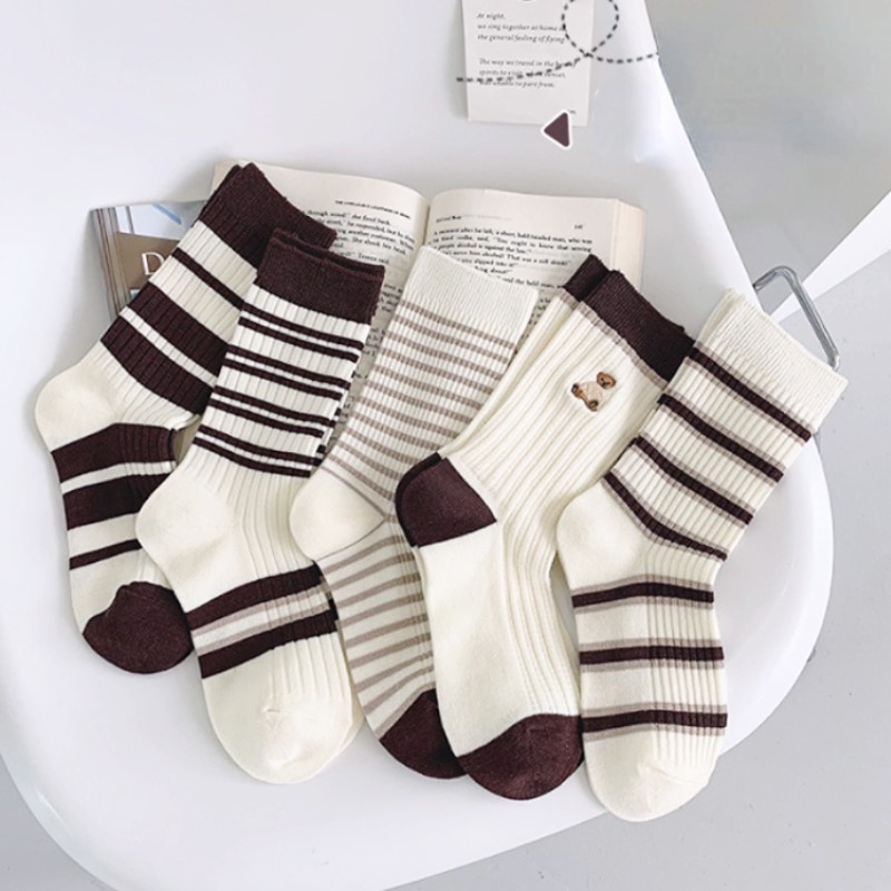 5 Pairs Lot Women Socks Cotton Retro Crew Tube Solid Color Winter Fashion Hajuruku Black White Set Quality Loose Korea Long Cute