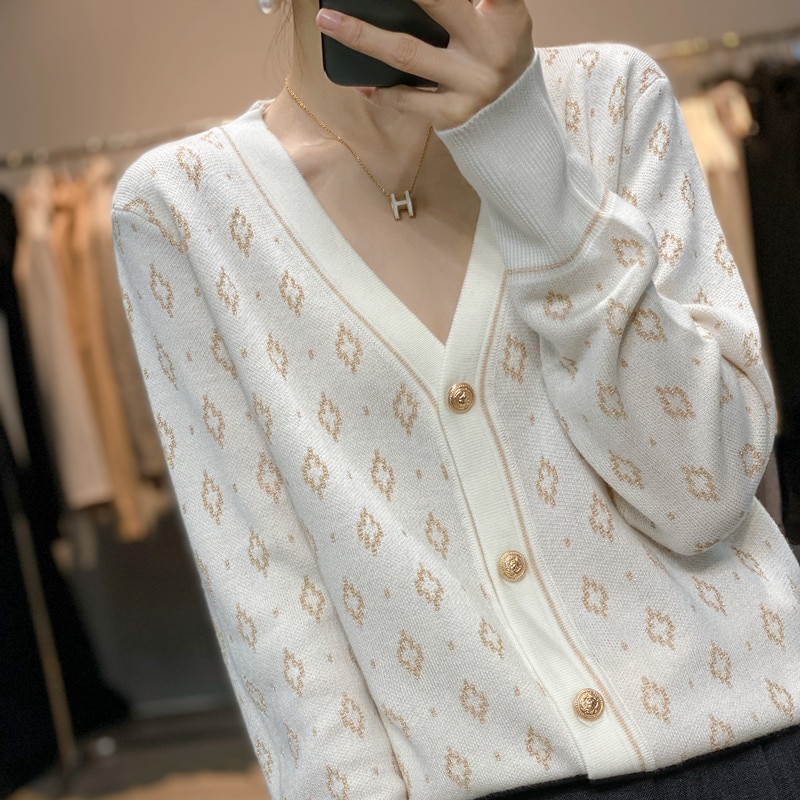 Spring And Summer New Women's V-Neck Jacquard Knitted Cardigan Fashion High-End Top Versatile Knitted Comfortable Cardigan