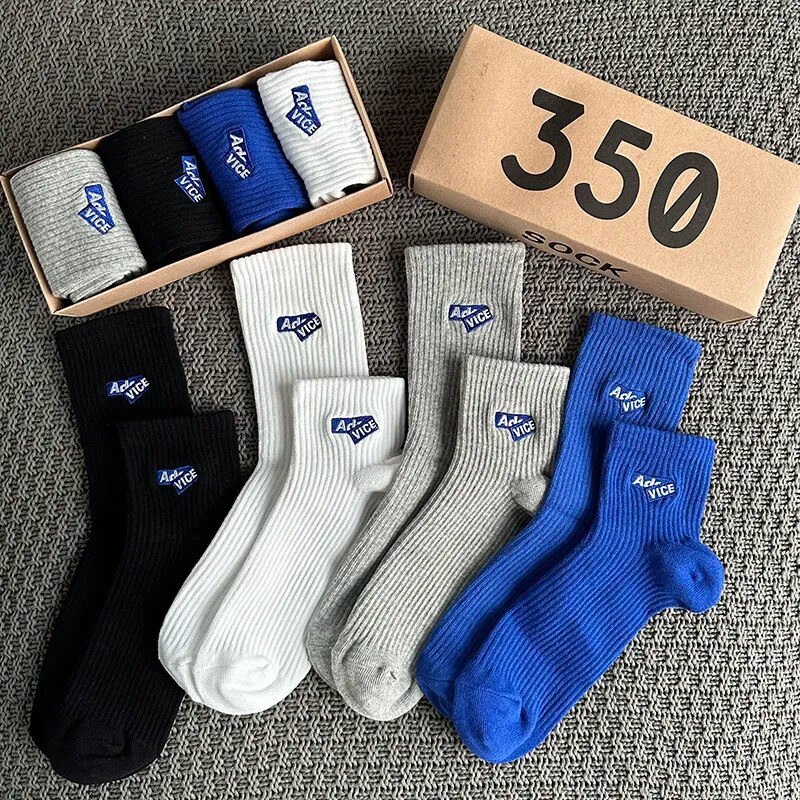 Men Socks Gift 4 Pairs /Box Cotton Ventilation Male Female Socks Black Ins Letter Embroidery Deodorization White Sports Socks