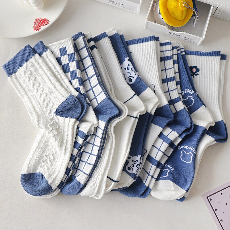 Socks children Korean version of the middle tube ins Chaochun Autumn cute bear cartoon blue Japanese versatile student stockings
