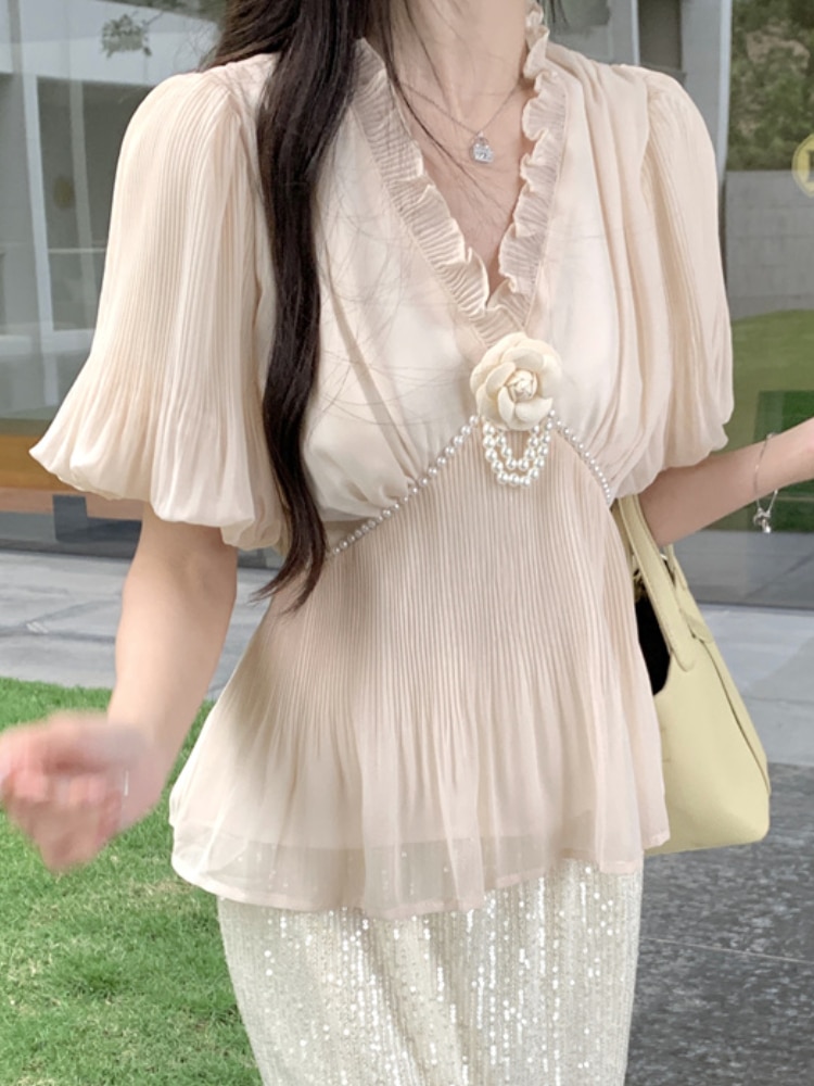 Temperament V Neck Elegant Flower Shirts Women 2023 Summer Solid Puff Sleeve Chic Blouse Korean New Fashion Pleated Tops