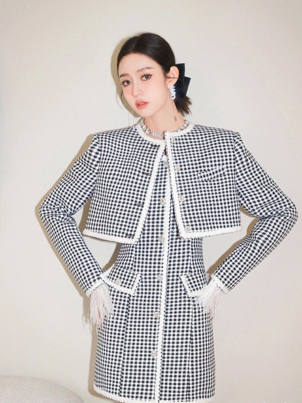 Niche Customized Small Incense Grid Hot Diamond Fabric Splicing Feather Hanging Skirt Suit Traf 2023 Woman New Two Piece Dress