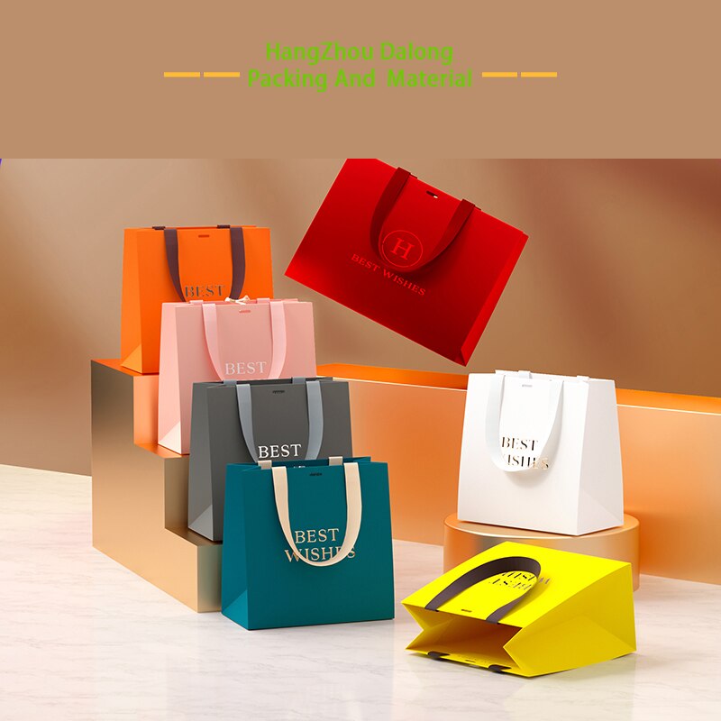 Kraft paper bag custom clothing shopping handbag gift bag catering takeout packaging paper logo printing bag