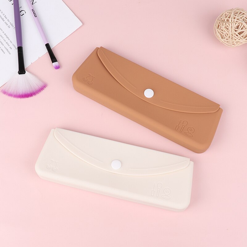 Snap Button Silicone Makeup Brush Travel Case Waterproof Makeup Brush Travel Holder For Eyebrow Pencil Lip Liner Organizer