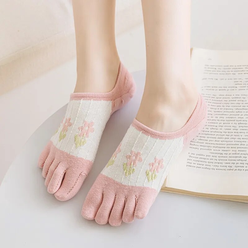 Cartoon Floral Five-finger Women Socks Japanese Style Non-slip College Style Sweet Girls Split Toe Invisible Boat Socks New