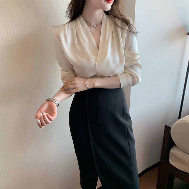 2023 Spring Autumn New Women Skirt Slim Thin Casual two-piece set Fashion Temperament Package Hip Skirt V-neck Ventilate Top