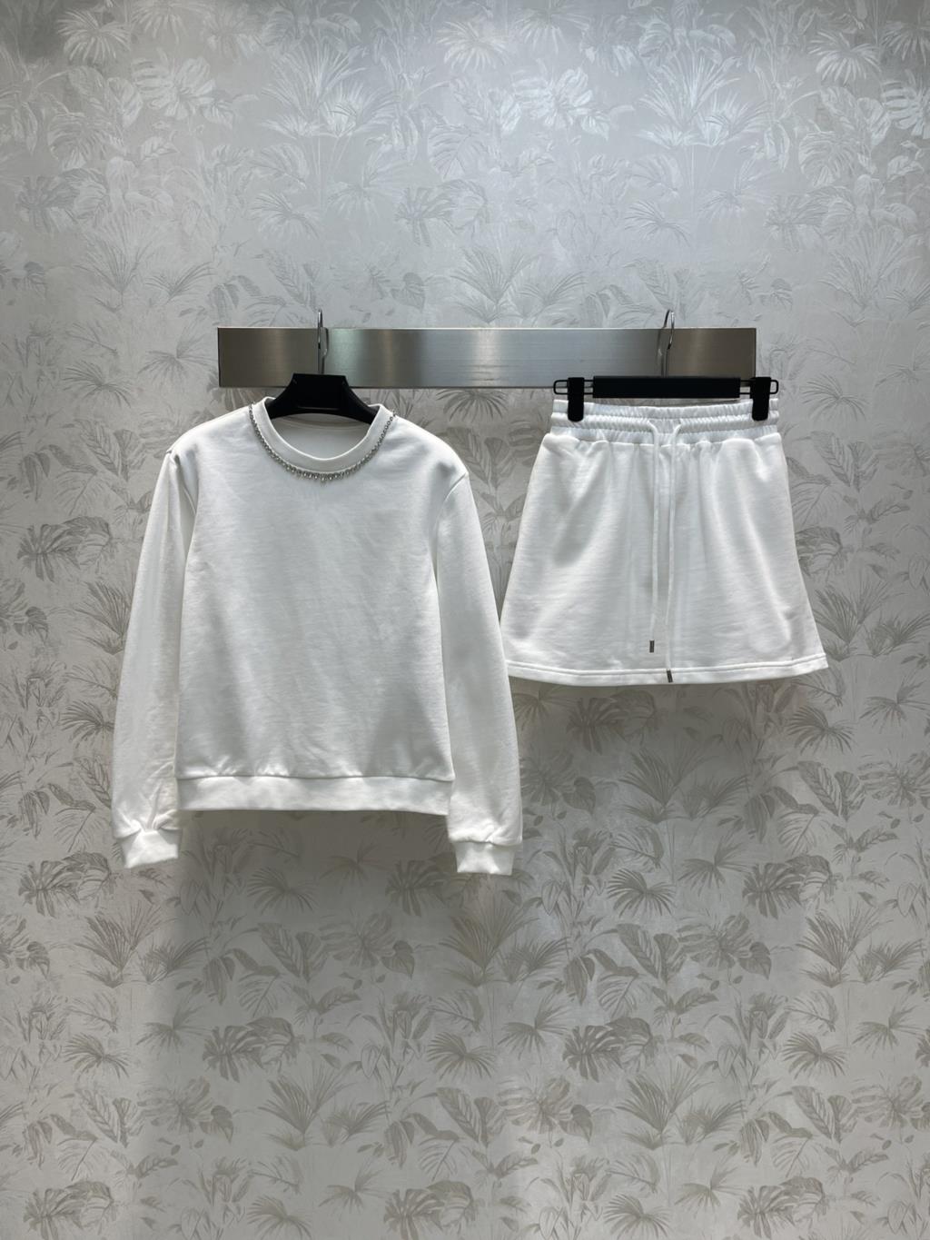 Skirt suit, round neck design, high quality, fashion temperament, slim and thin 2023 autumn women's new hot