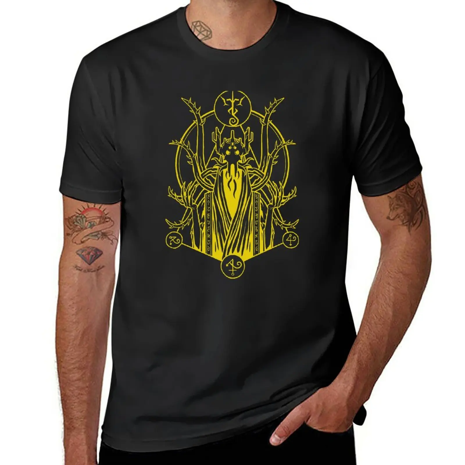 New The King in Yellow - Yellow Sign T-Shirt custom t shirt sweat shirts korean fashion tshirts for men