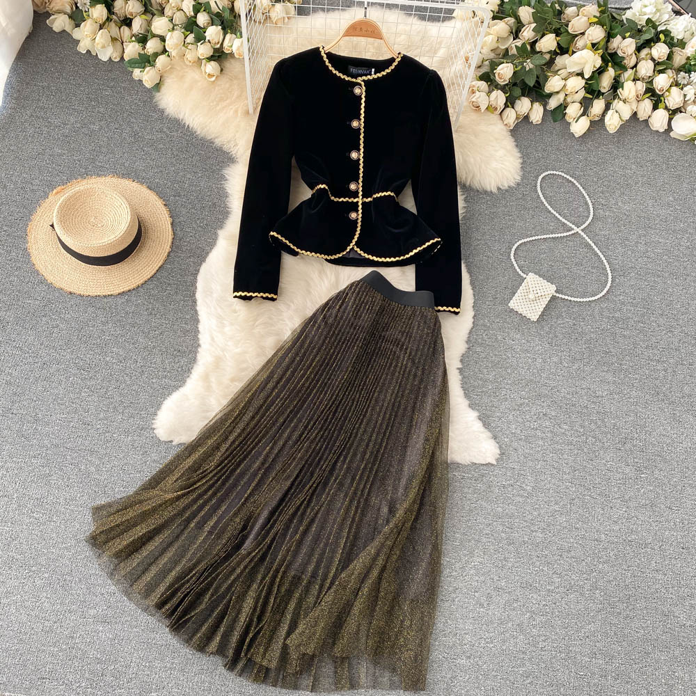 French Style Retro Luxury Design Velvet Shirt High Waist Pleated Skirt Two Pieces Set For Women