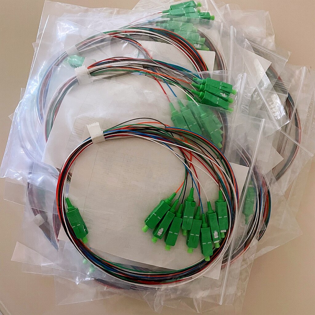 10pcs SC/APC 1X8 PLC Splitter 0.9mm Steel Tube 1m Fiber Optic Splitter FTTH Optical Fiber Connector 1*8 SC APC Free Shipping