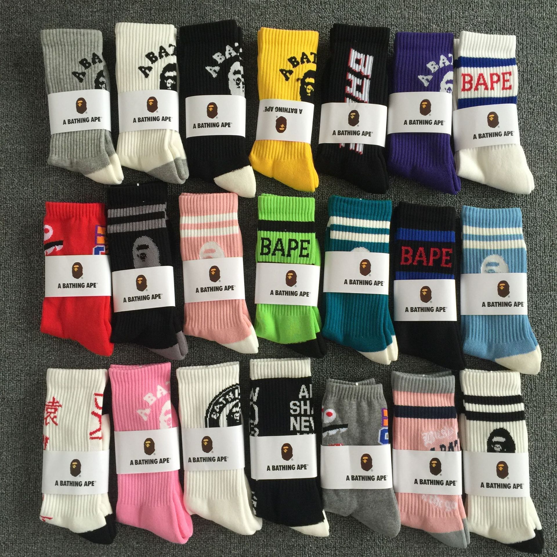 bapes Embroidered Mid Tube Socks Thick Cotton Towel Bottom Skateboard Socks Sports Basketball Socks Wholesale