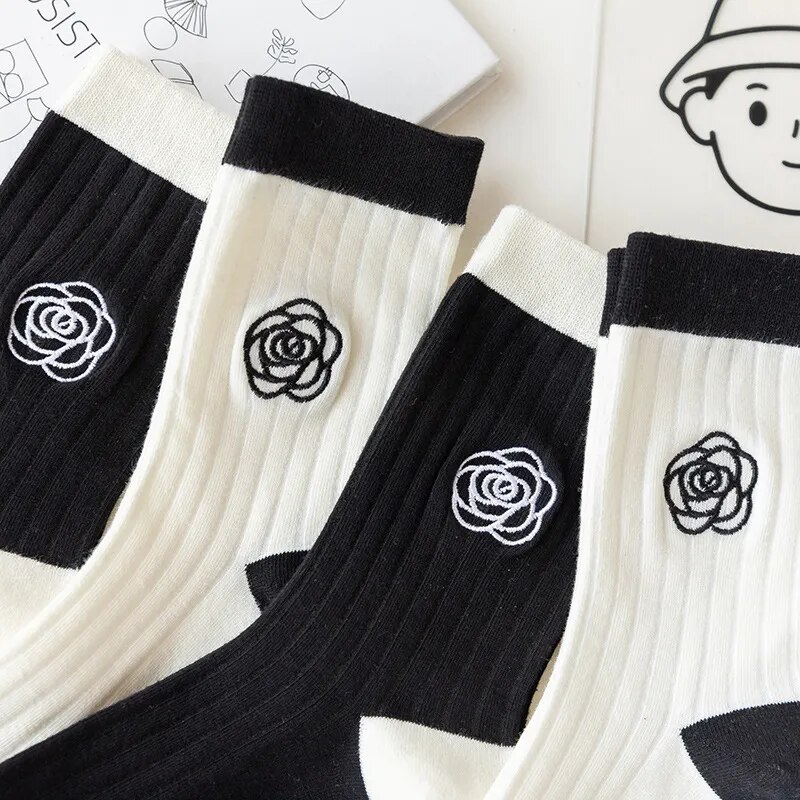 Fashion Mid Tube Socks Cotton Black And White Series Girl French Vintage Camellia Women's Breathable Sports Cotton Socks