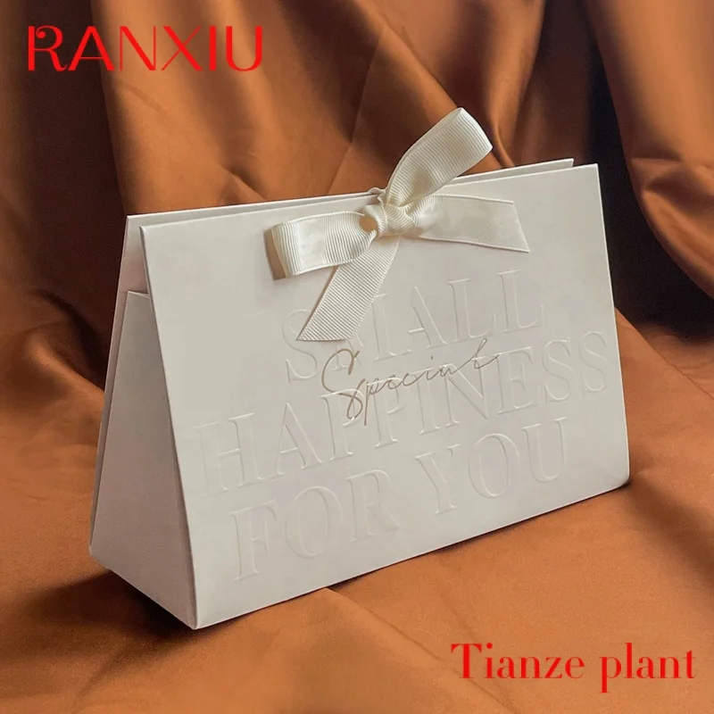 Custom Custom Printed Logo Luxury White Shopping Paper Bag Retail Boutique Paper Gift Bags With Your Own Logo