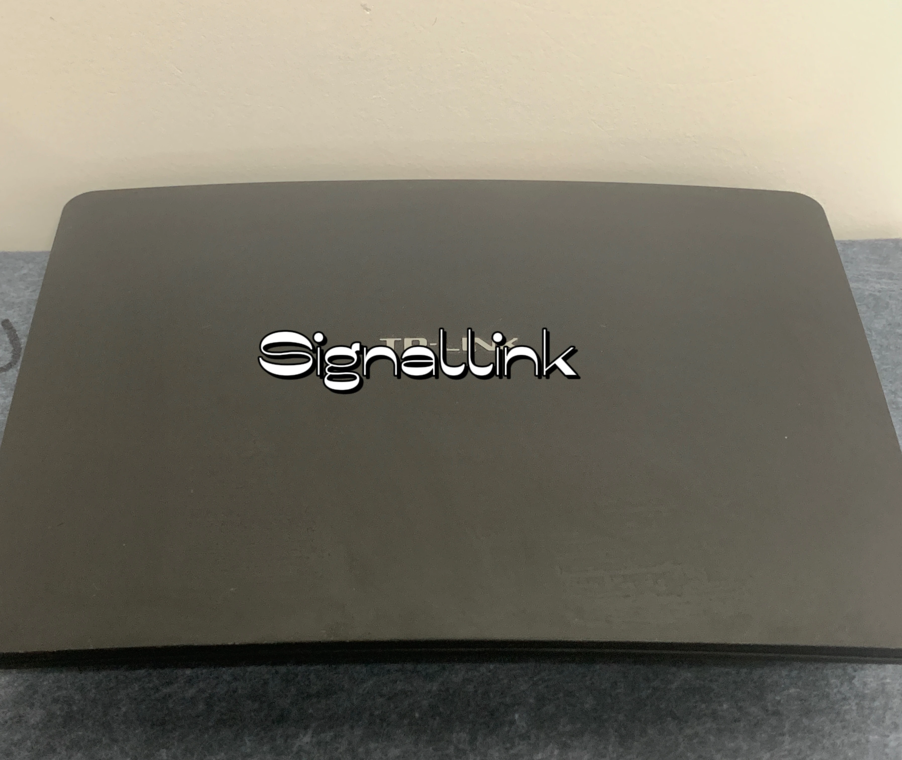 Signallink MR200 Wireless Dual Band 4G LTE Router（without box 90%-95%new）