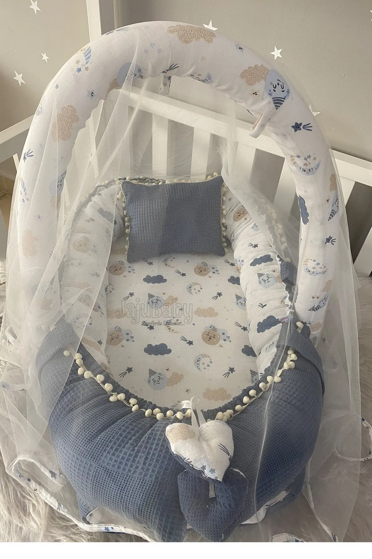 Handmade Denim Waffle Pique Fabric Muslin Fabric Tulle Babynest with Pompom Toy Apparatus