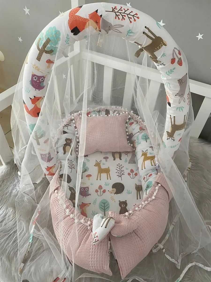 Handmade Powder Wafle Pique Fabric Cute Forest Design Pompom Toy Apparatus and Tulle Babynest Set