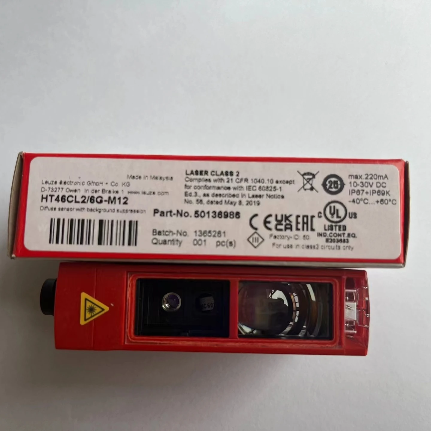 Brand New HT46CL2/6G-M12 sensor with background suppression 50136986