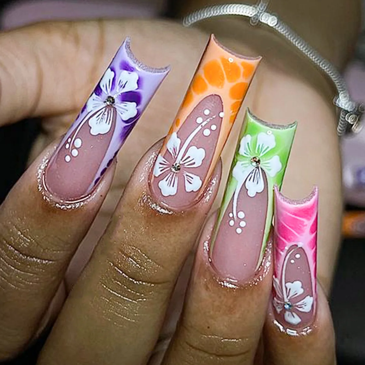 Press on Nails Extra Long Square Fake Nails Glossy Acrylic Nails Squoval Artificial Nails Cute Flower Stick on False Nails Set