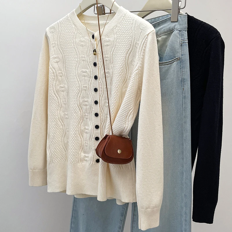 Plus Size Women's Clothing 2024 Autumn/winter New Knitted Sweater Top Chubby Girls Loose Slimming Cardigan Long Sleeved Swe