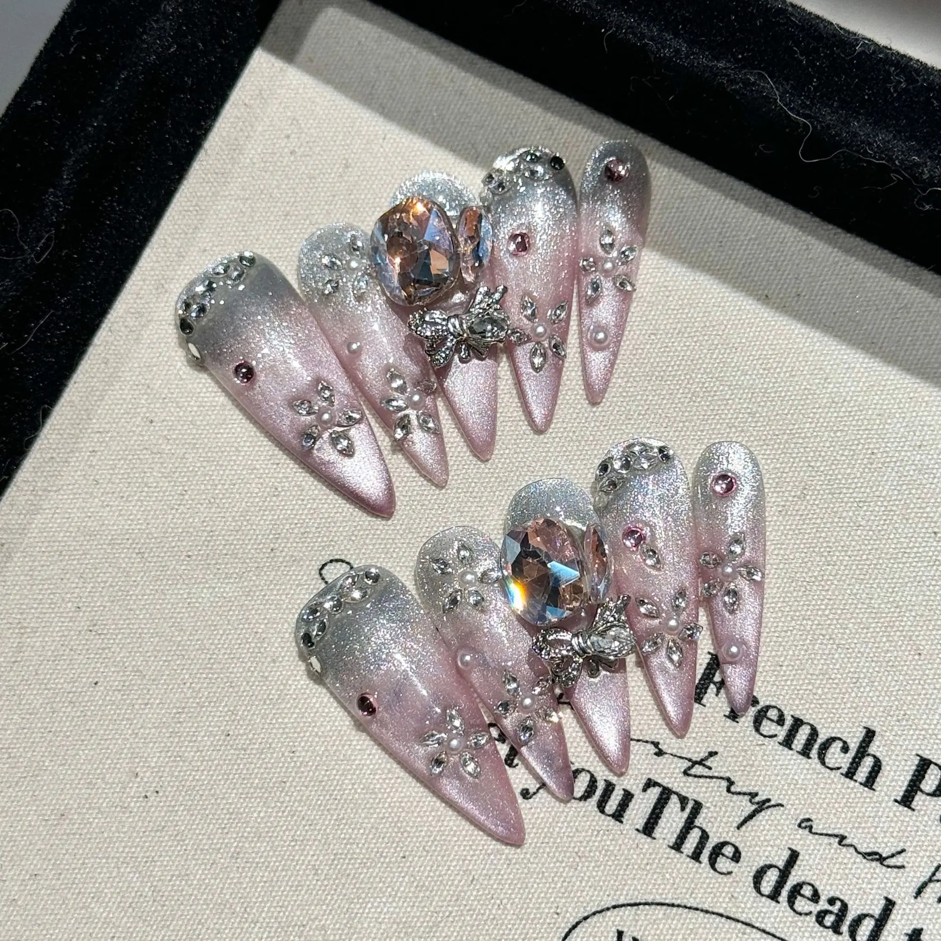 Handmade Luxury Full Diamond Fake Nails Press On Long Pink Cat's Eye Gradient False Nails Removable Wedding Stiletto Nail T