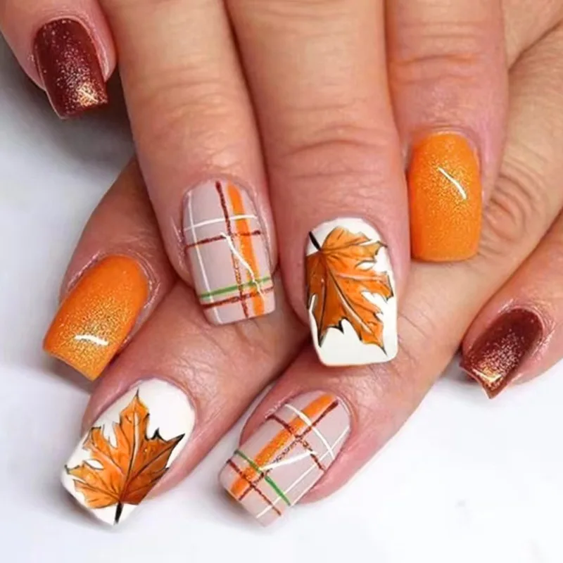 24 Pcs Short Square Glossy Acrylic Nails Press on Fall Winter Maple Thanksgiving Reusable Short Medium Cheap Fake Nails for Girl