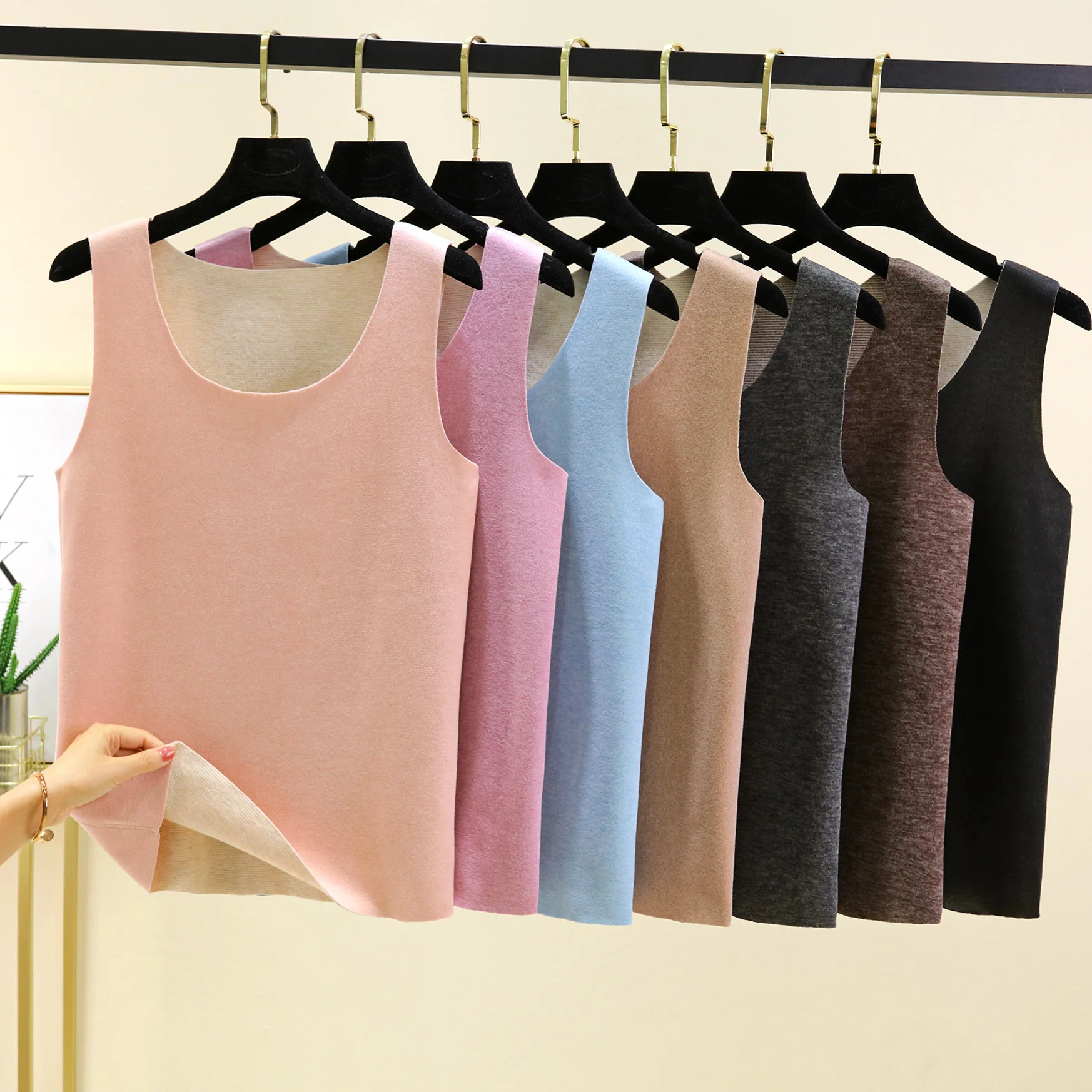 Autumn and winter traceless warm vest women's large size plush sleeveless undershirt underwear undershirt brushed wool inne