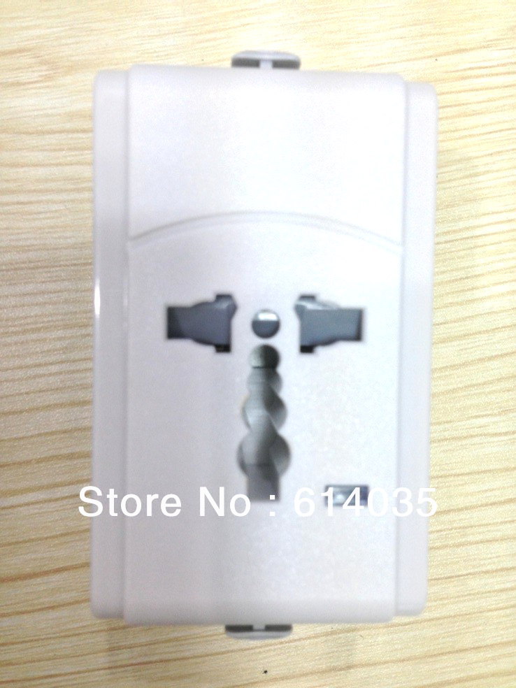 933L Travel Adaptor/Plug Converter in Black *CE Marked