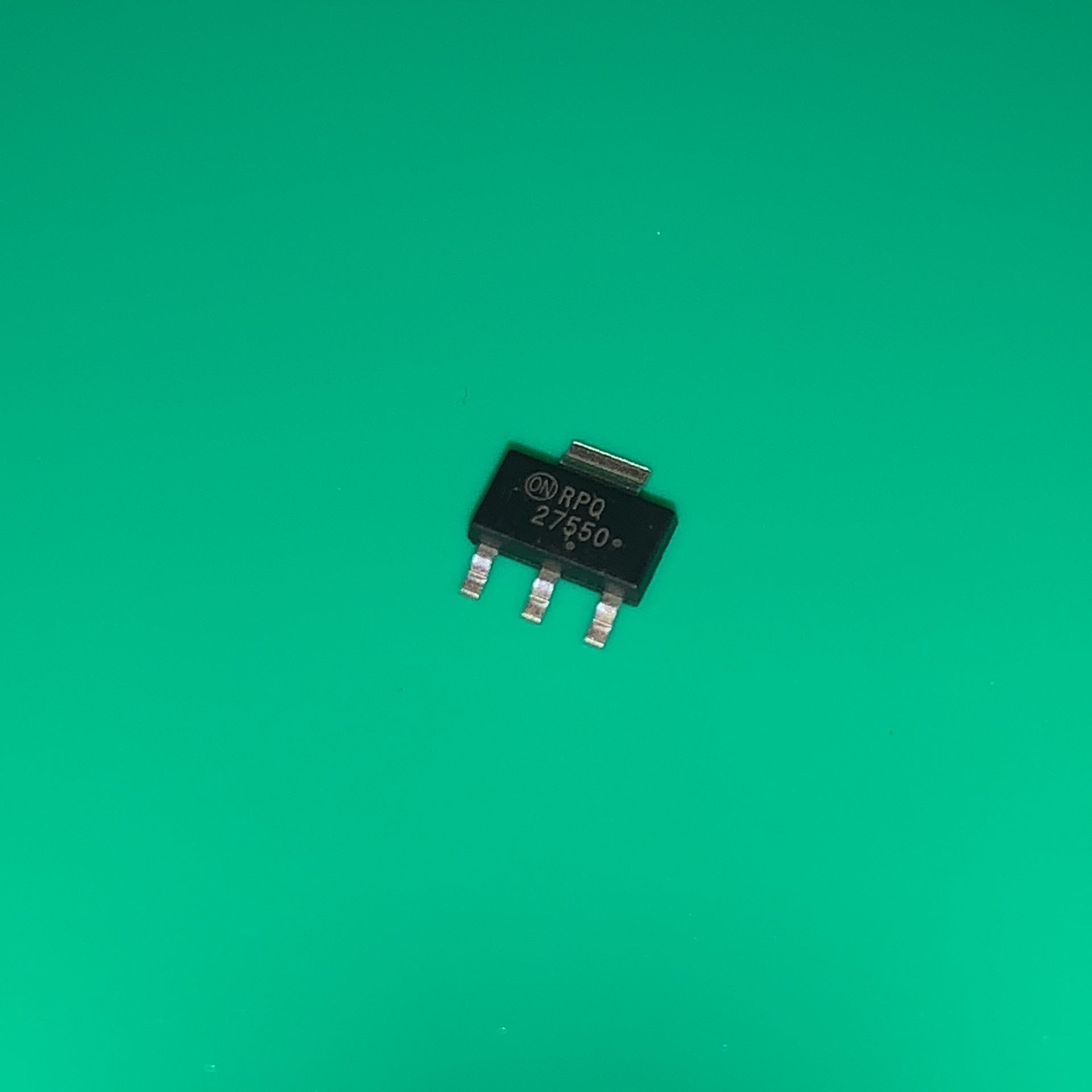 5pcs/lot MC33275ST-5.0T3G SOT-223 MC33 27550 ST-5.0T3G IC REG LINEAR 5V 300MA MC33275ST-5.0T3 G MC33275ST5.0T3 MC33275 ST5.0T3