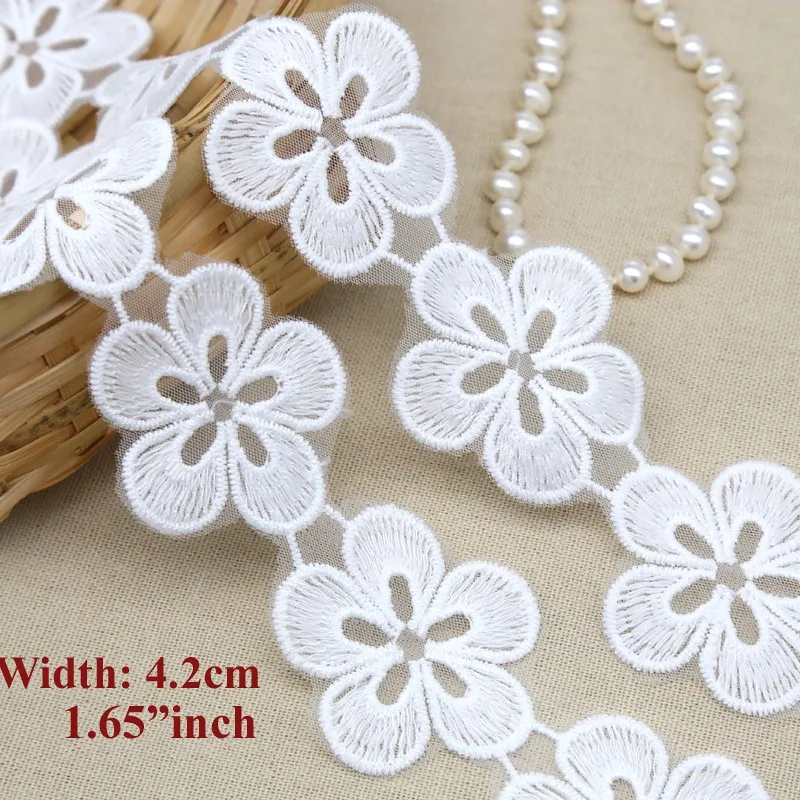 Width:4.2cm (1.68 inch) New Flower Lace Embroidered Lace for Garment Decoration (ss-2000)