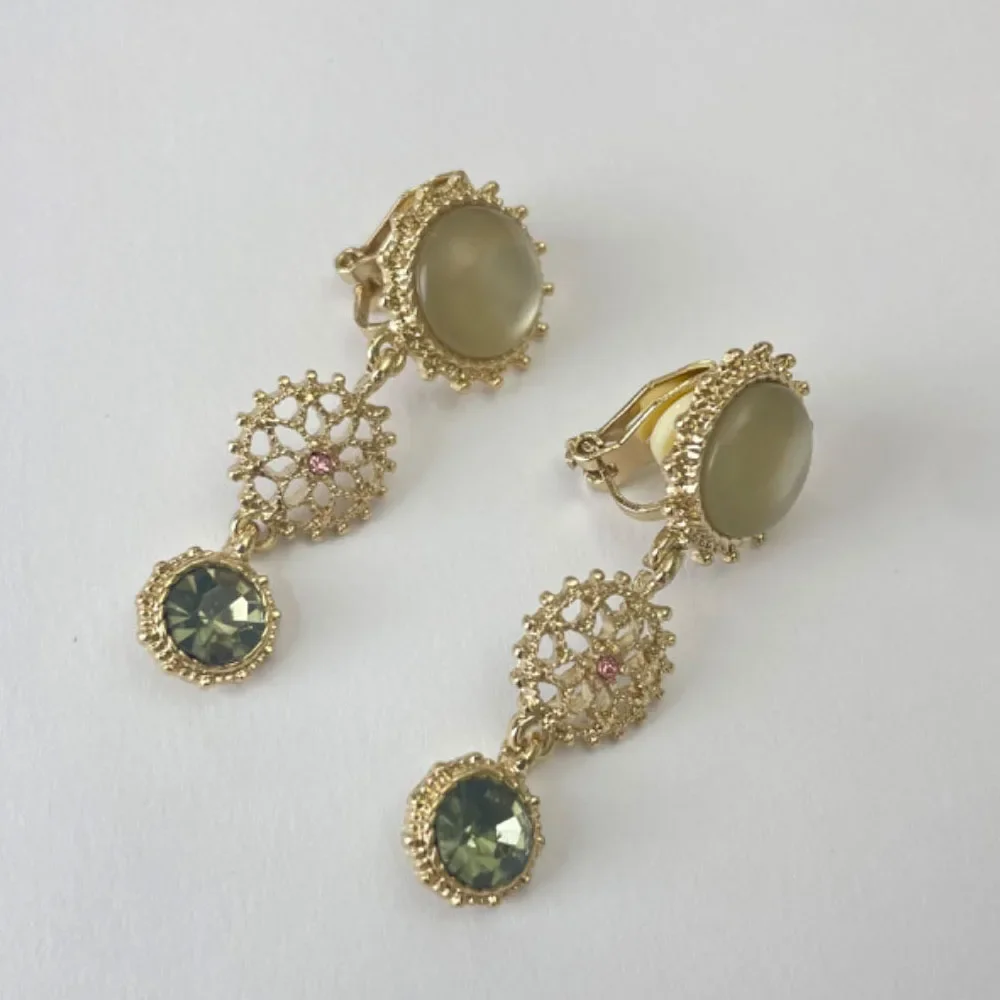 Chinese Style Vinrage Palace Baroque Ladies Temperament Ear Clip Rhinestones Retro Green Stone
