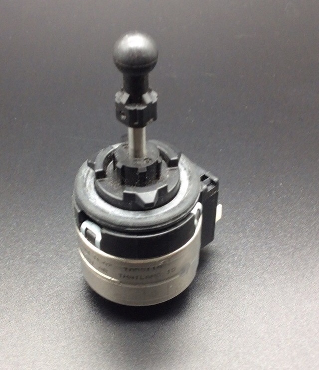 1pc original for 2012-16 AUDI A6L C7 A8L VW Touareg headlight height adjuster motor
