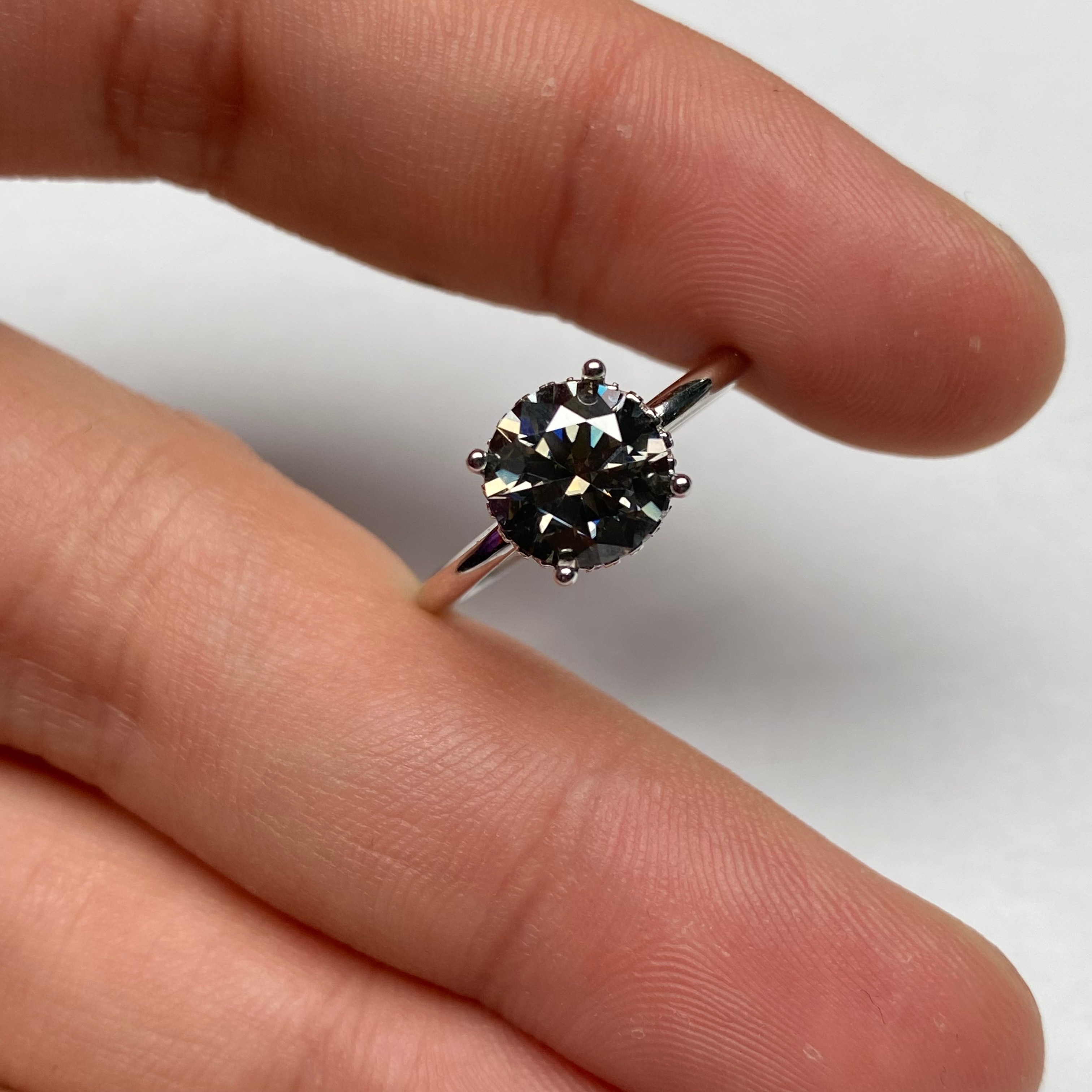 New Grey 1CT Black Moissanite Ladies Ring High Plate Design For Women Fashion Engagement Wedding Diamond Rings