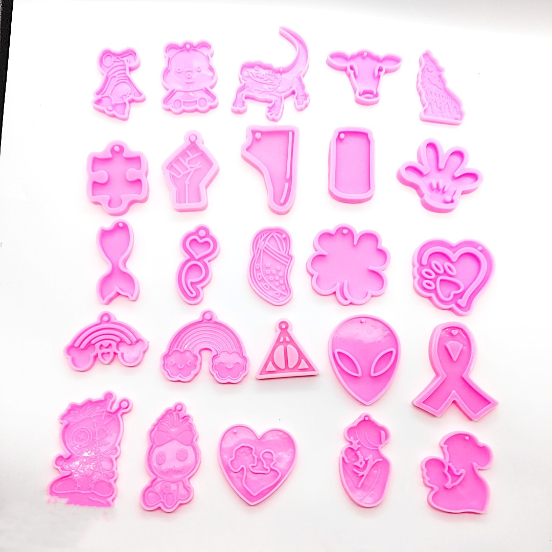 Shiny Alien Keychains mold silicone mould for Key chain Pendant polymer clay DIY Jewelry Making epoxy Resin mold