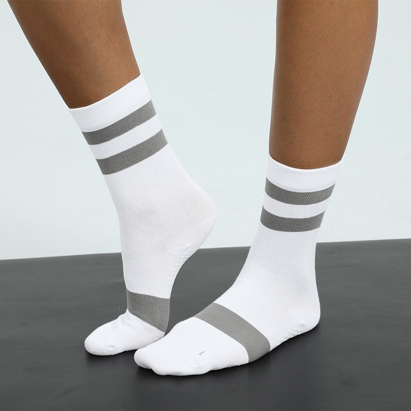 New Style Socks Cotton Women Men Sports Socks Non-slip Breathable Silicone Suction Cup Stocking Baseball yoga Sock Spring Autumn