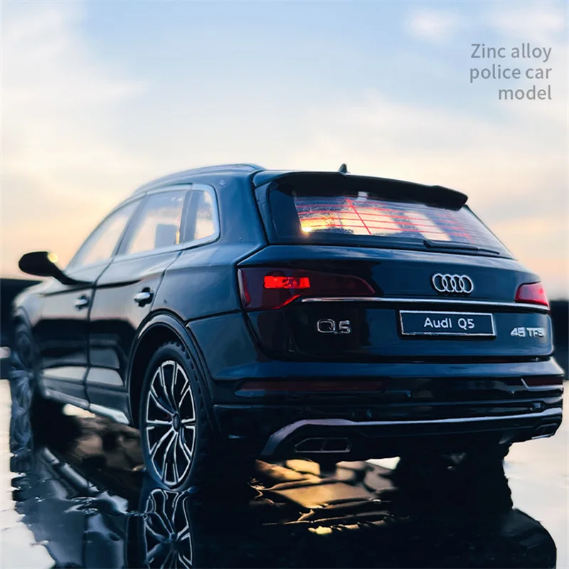 1:24 AUDI Q5 SUV Alloy Car Model Diecasts Metal Toy Vehicles Car Model High Simulation Sound Light