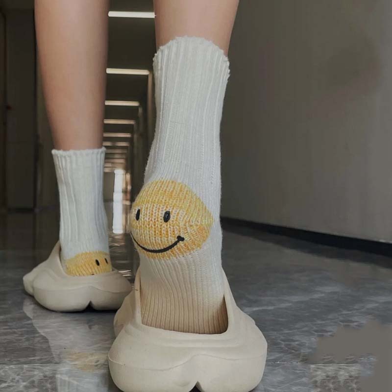 Women Korean Smiley Knitted Socks Warm Socks Socks Home Socks Cute Socks Heel Smiley Socks Mid-tube Woolen Thick Thread Needles