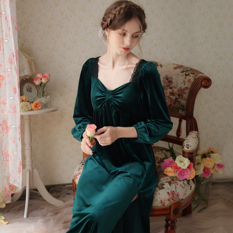 Autumn Winter Female Nightdress Velvet Sleepwear Retro Palace Style Square Neck Long Sleeve Nightgown Homewear Elegant Bathrobe