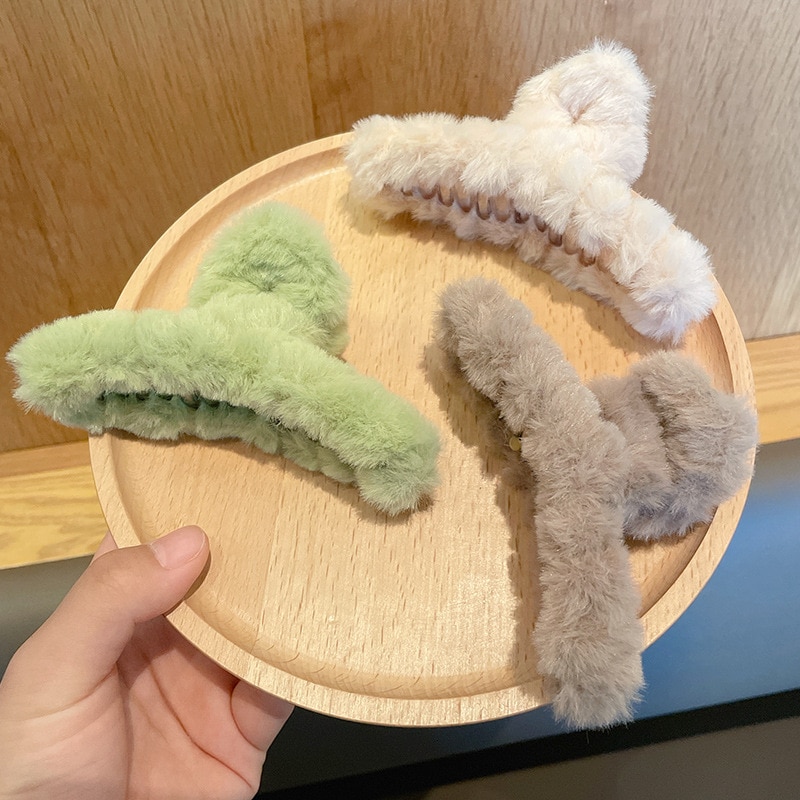 Cute Plush Hair Claw Sweet Simple Elegant Hair Clip Autumn Winter Claw Clamp for Girls Headwear Girls Women Hair Accessories