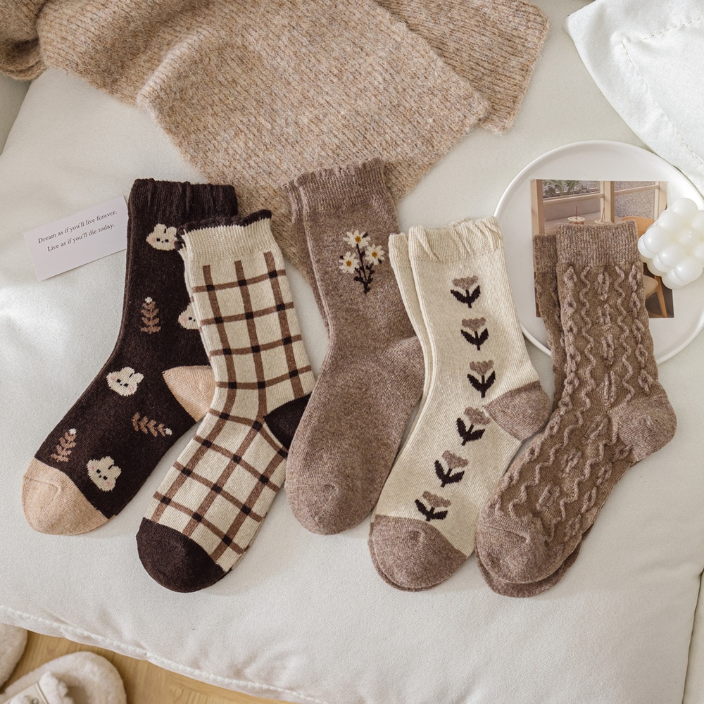 Coffee-colored Wool Socks Winter Velvet Thick Warm Socks Women's Japanese Flower Thick Long Socks