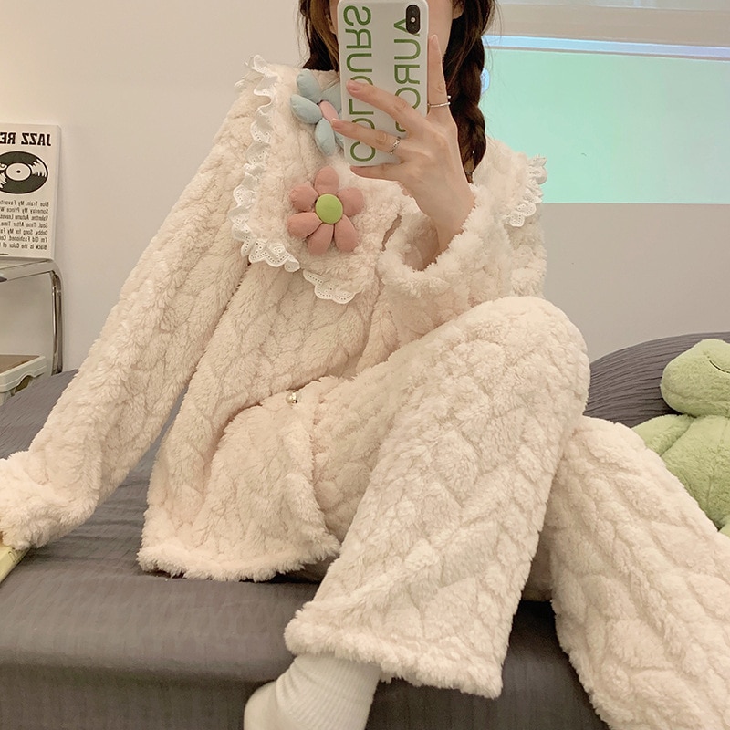 Jacquard Flannel Female Pajamas Sleepwear Set with Flower Winter Thicken Coral Fleece Nightwar Pyjama Loose Doll Collar Homewear