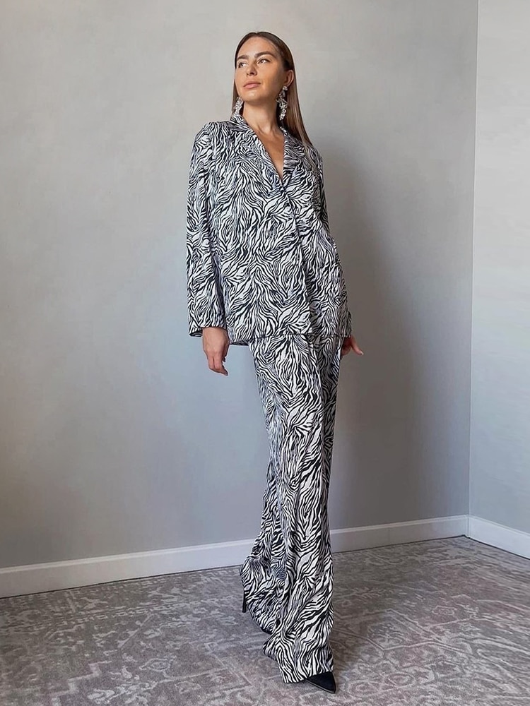 Hiloc Zebra Striped Sexy Sleepwear Women Pajama Print Long Sleeves Women's Pajamas Set Lapel Loose High Waist Pant Sets 202