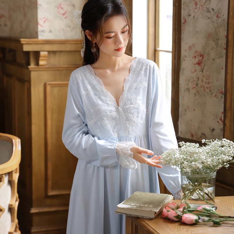 Women Long Sleeved Pajamas Spring French Court Retro Style Long Skirt Lace Princess Sleep Dress V-neck Home Clothes Nightgowns