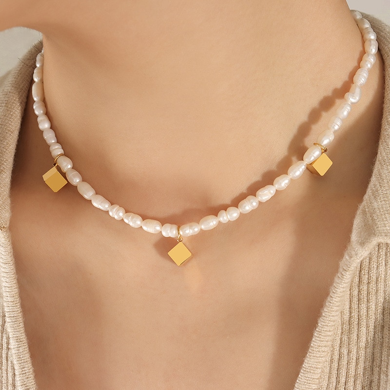 2023 New Romantic Baroque Natural Freshwater Pearl Beaded Necklaces for Women Waterproof Fashion Choker Jewelry Gift