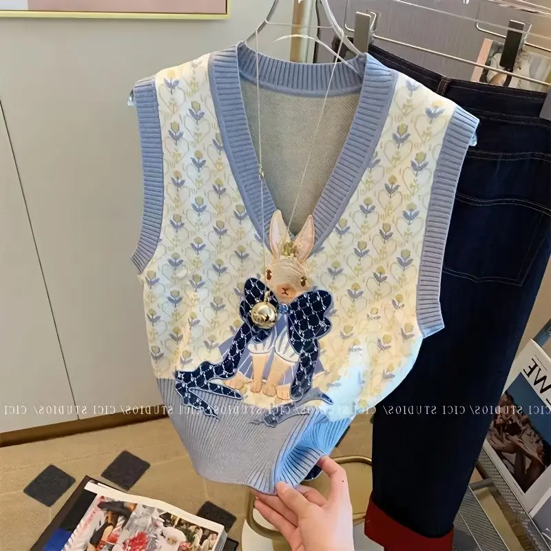 Embroidered V-neck Knitted Vest Women's 2023 Spring New Temperament Casual Sweet Versatile Sweater