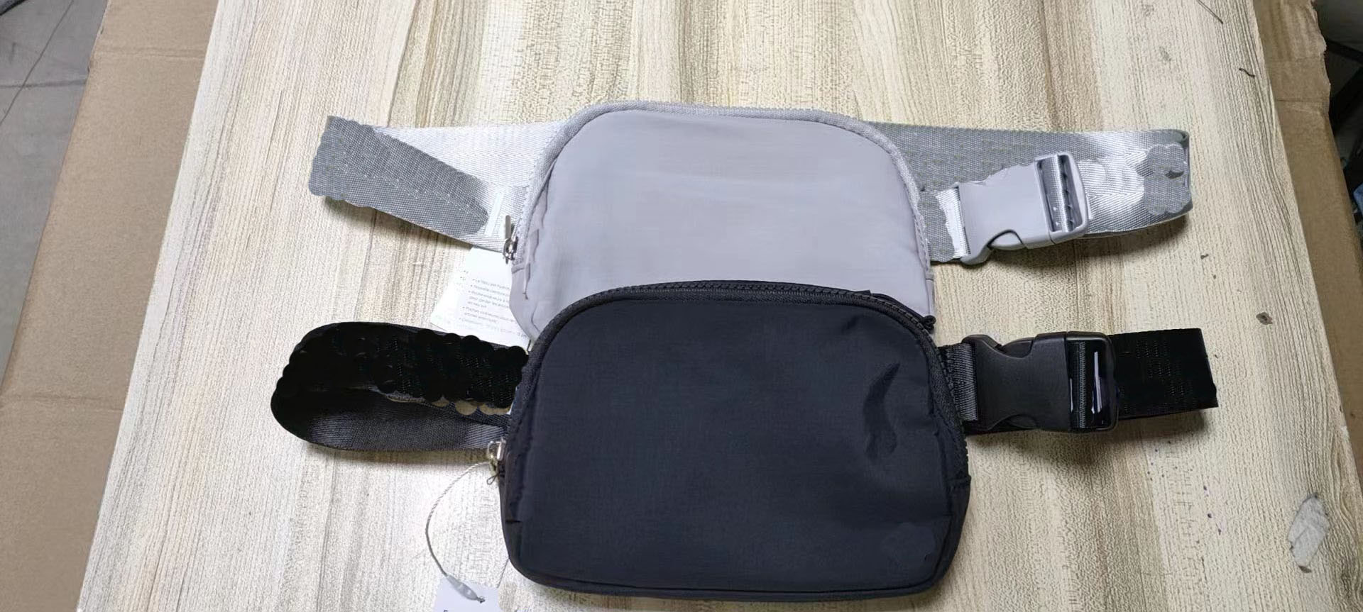 sports lu luu belt bags with metal logo Outdoor yoga exercise waist bag with the logo on strap