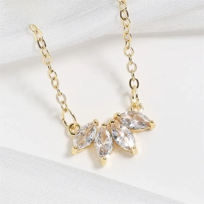 ZAKOL Fashion Leaf Shape Zircon Pendant Necklace For Women Shiny Clavicle Chain Wedding Party