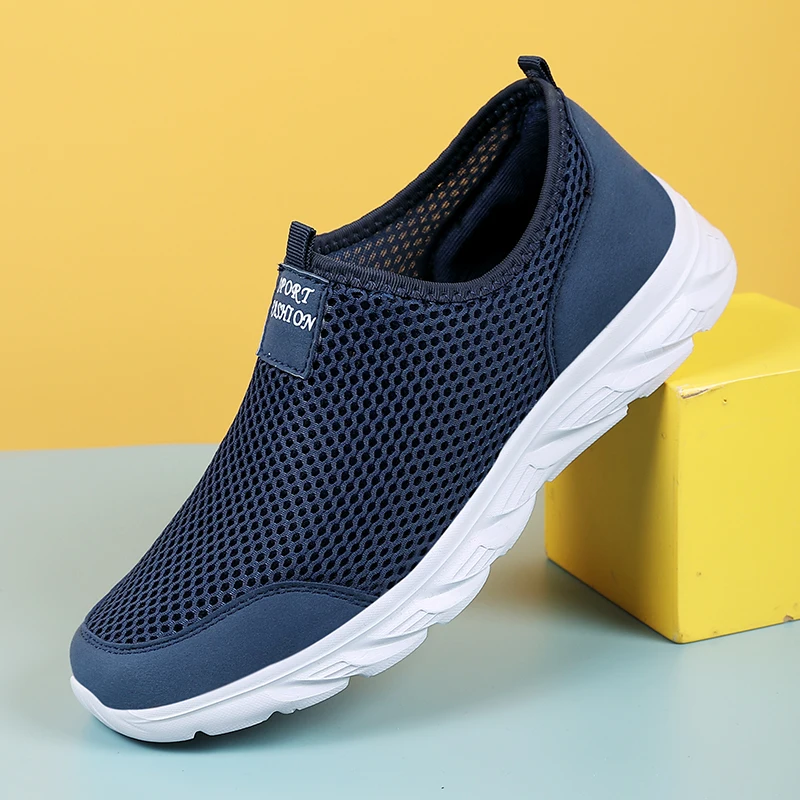 2023 Lightweight Men Casual Shoes Breathable Slip on Male Casual Sneakers Anti-slip Men's Flats