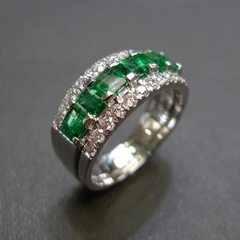 Elegant Green Zircon Finger Ring for Women Wedding Party Daily Wear Fashion Sparkling Lady Sterling 925 Silver Ring Fine Jewelry