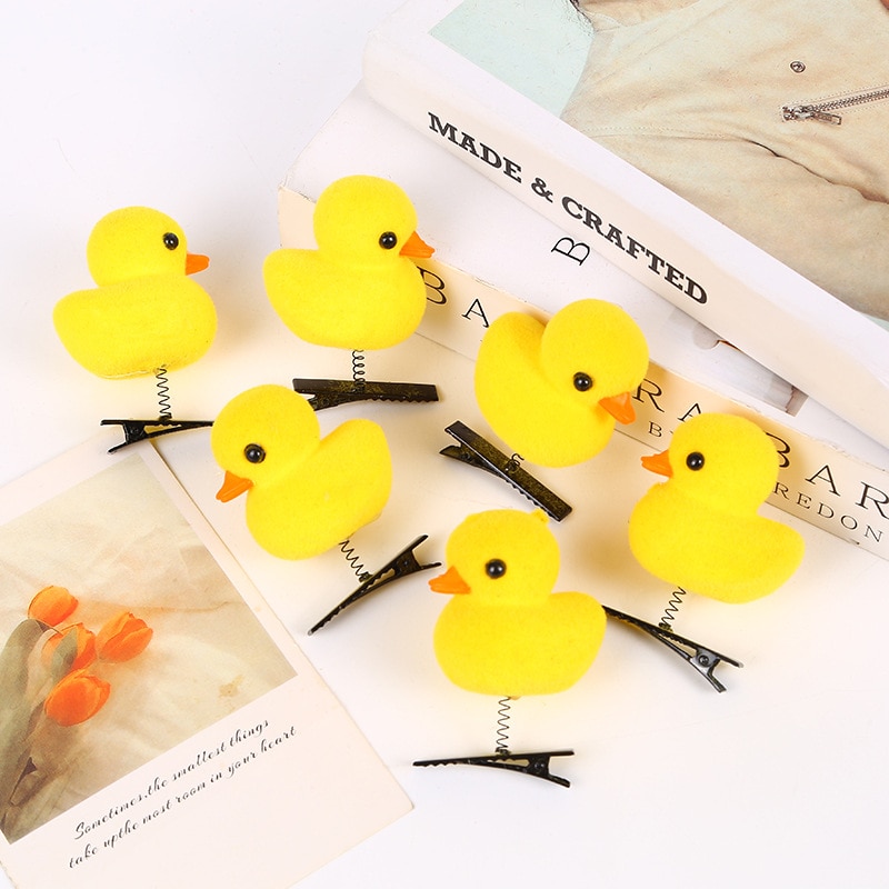 1pcs yellow duck toy hairpin for kids, girls love the heart cute swinging headdress decorative clip toy