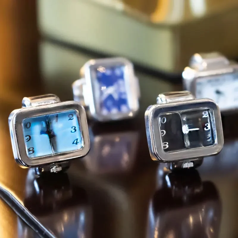 Fashion Personality Small Watch Small Square Finger Ring Watch Mini Burst Couple Cheap Things